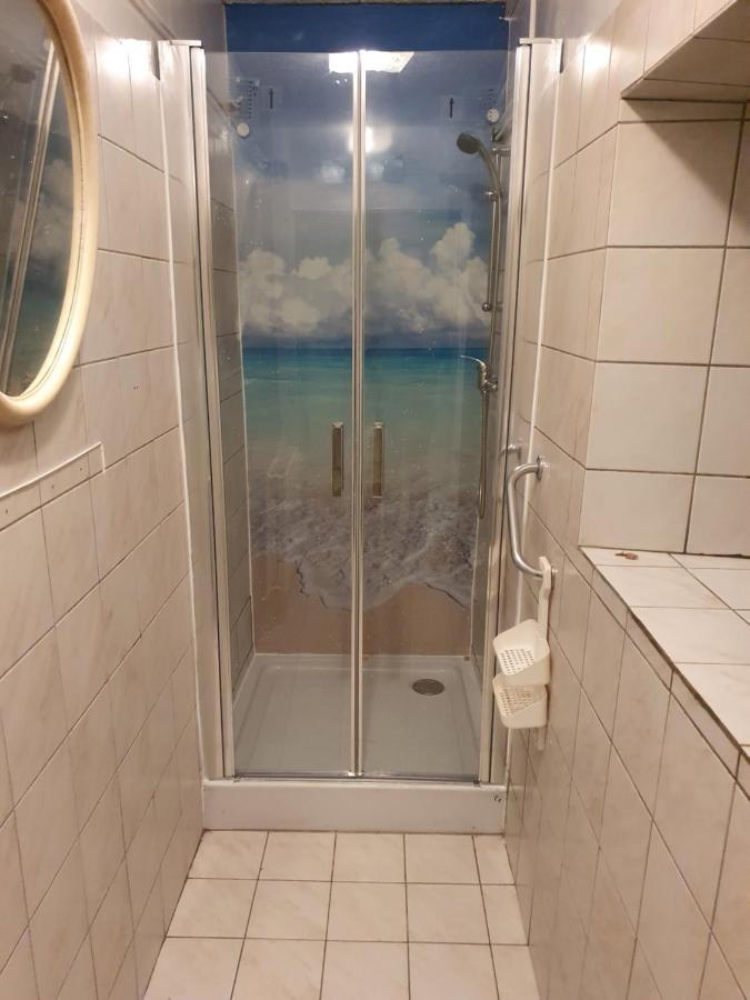 Appartement F1 Rez De Chausser Bg N°2 Бан-ле-Бан Екстериор снимка