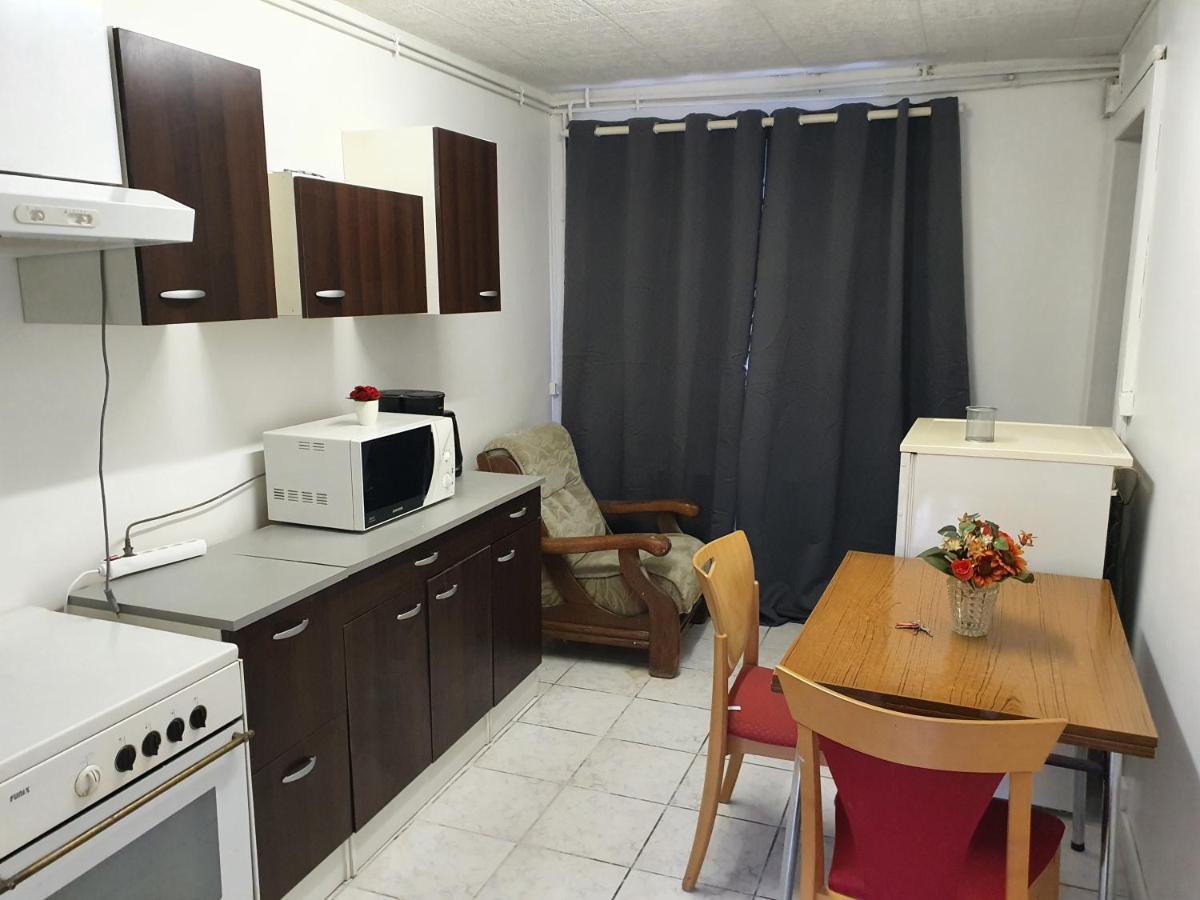 Appartement F1 Rez De Chausser Bg N°2 Бан-ле-Бан Екстериор снимка