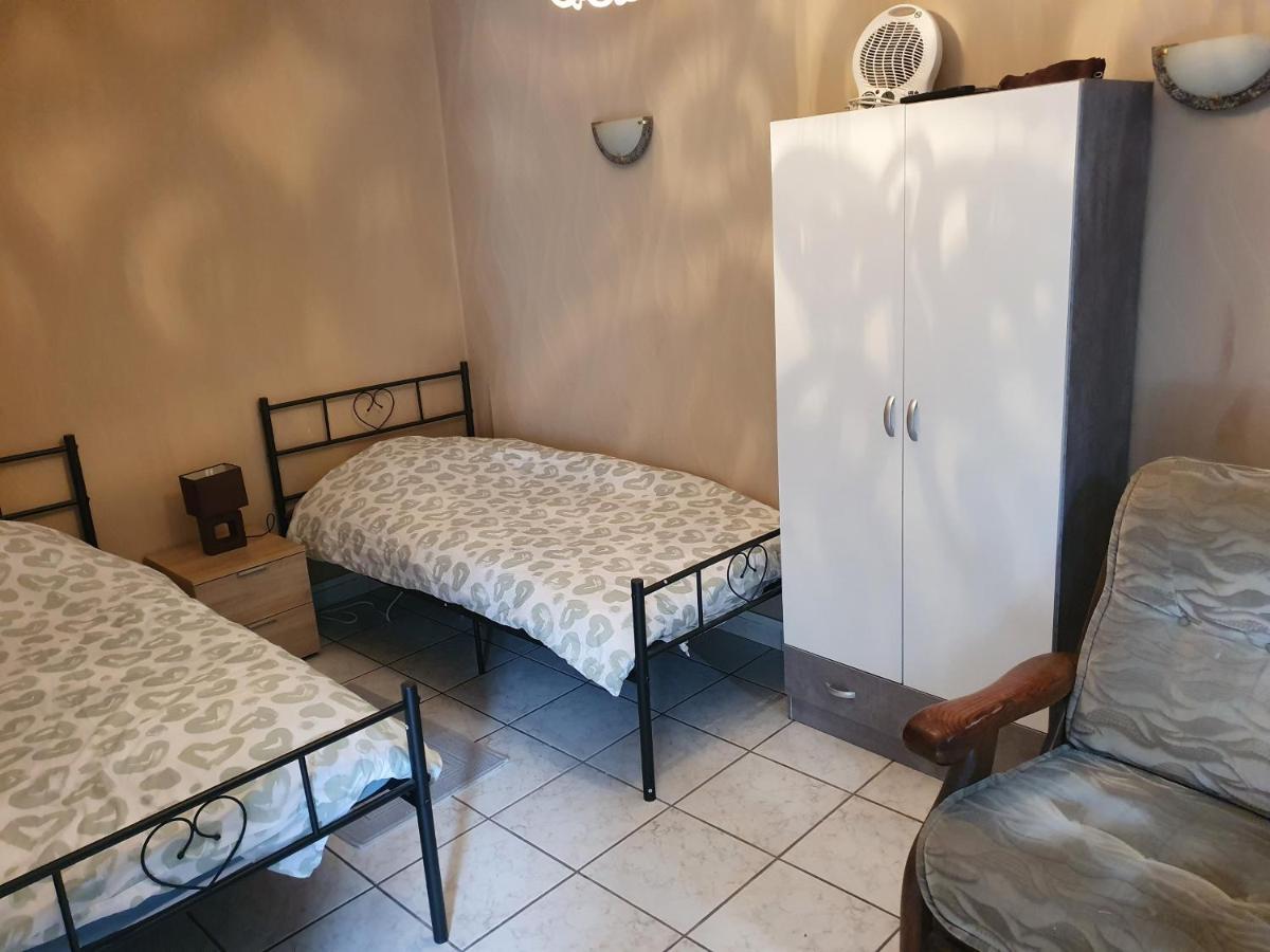 Appartement F1 Rez De Chausser Bg N°2 Бан-ле-Бан Екстериор снимка
