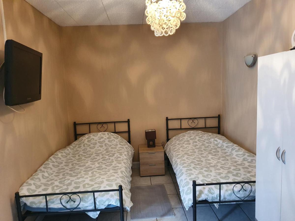 Appartement F1 Rez De Chausser Bg N°2 Бан-ле-Бан Екстериор снимка